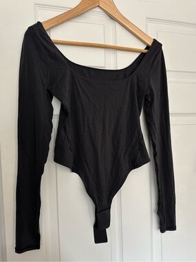 Lululemon Black Wundermost Square-Neck Long-Sleeve Bodysuit - Small